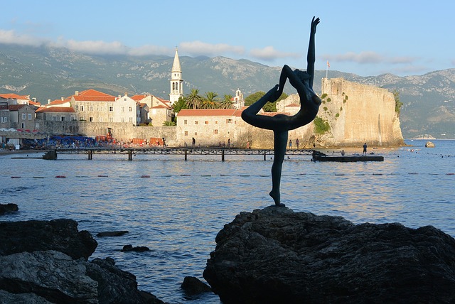 socha na kameni