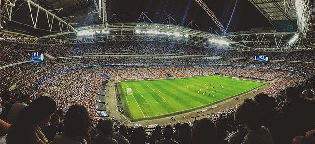 plné tribuny